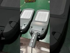 আউটডোর লাইটিং আইপি65 জলরোধী অ্যালুমিনিয়াম মোশন সেন্সর সোলার ল্যাম্প 300w 400w 500w