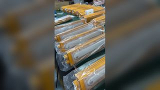 IP65 ওয়াটারপ্রুফ Ra80 CRI LED এক্সপ্লোস প্রুফ লিনিয়ার লাইট বিপজ্জনক লো এর জন্য ডাই-কাস্ট ফিন কুলিং সহ