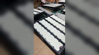 টেকসই LED হাই মাস্ট লাইট 30°-90° বিম অ্যাঙ্গেল স্পোর্টস বাস্কেটবল কোর্ট স্টেডিয়াম