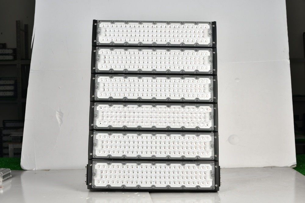 আইপি 65 ওয়াটারপ্রুফ 2000W এলইডি হাই মাস্ট লাইট স্টেডিয়াম এবং আউটডোর ফ্লাড ল্যাম্পের জন্য 50000 ঘন্টা জীবনকাল সহ